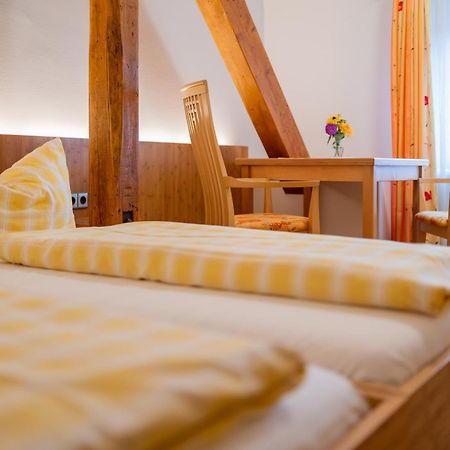 Gasthaus-Pension Zum Kreuz Stuhlingen Eksteriør billede