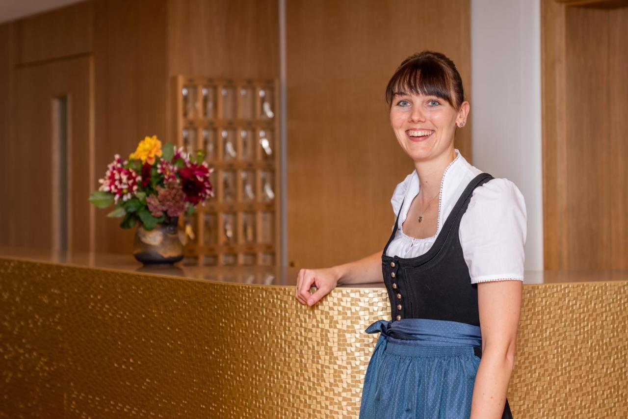 Gasthaus-Pension Zum Kreuz Stuhlingen Eksteriør billede