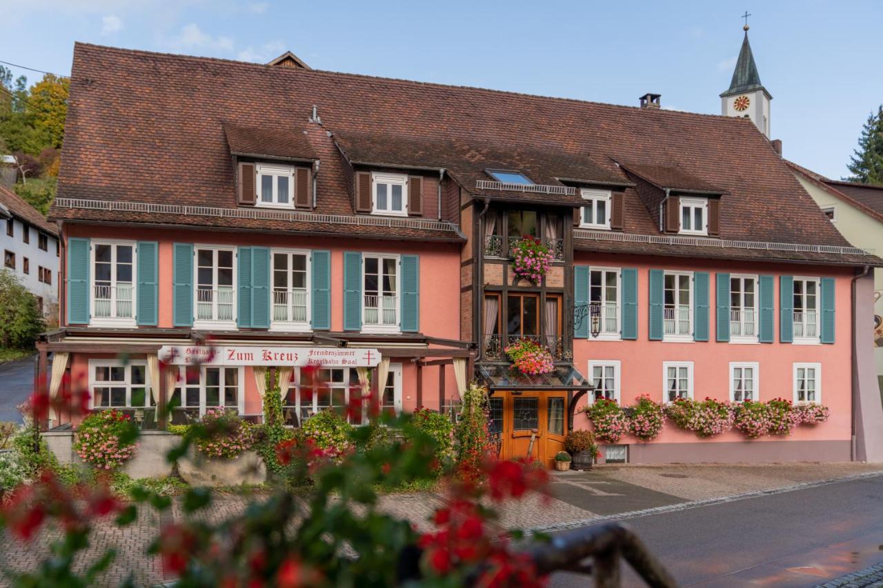 Gasthaus-Pension Zum Kreuz Stuhlingen Eksteriør billede