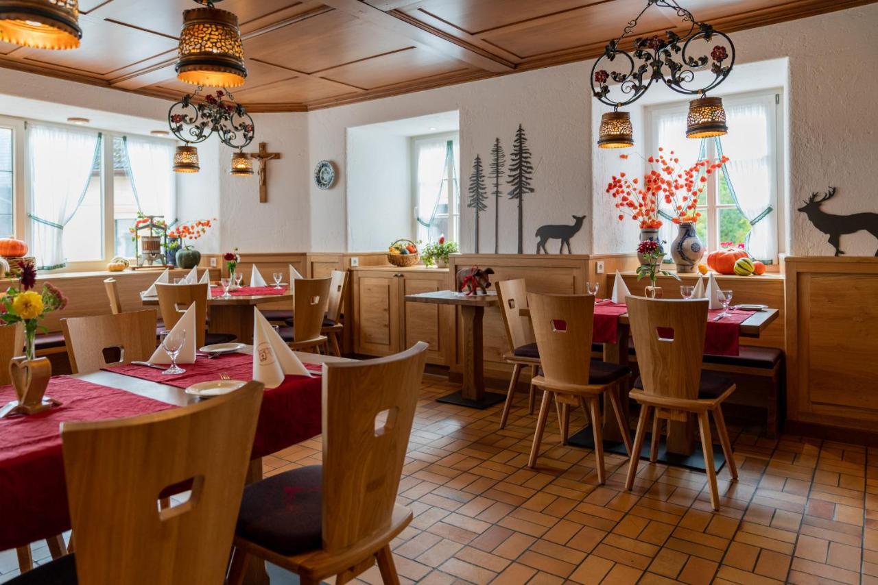 Gasthaus-Pension Zum Kreuz Stuhlingen Eksteriør billede