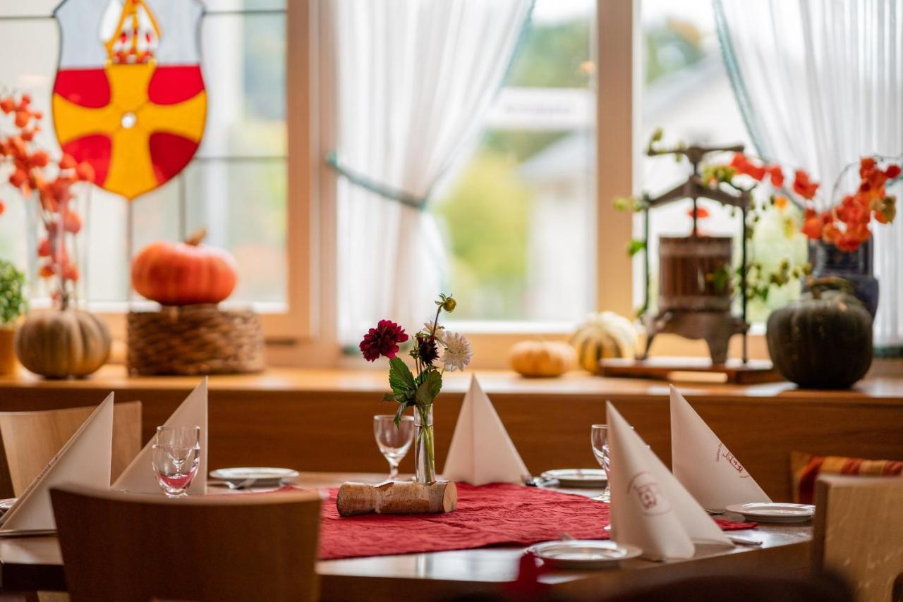 Gasthaus-Pension Zum Kreuz Stuhlingen Eksteriør billede
