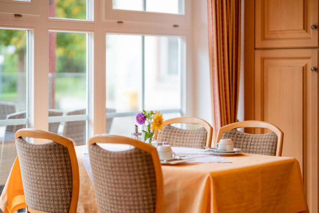 Gasthaus-Pension Zum Kreuz Stuhlingen Eksteriør billede