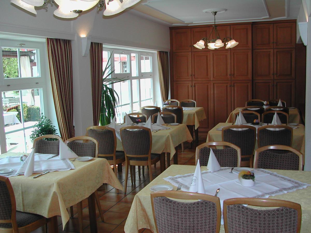 Gasthaus-Pension Zum Kreuz Stuhlingen Eksteriør billede